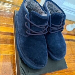 Ugg Men's Navy Suede Boots size 6 and women’s size 8